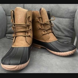 Duck boots